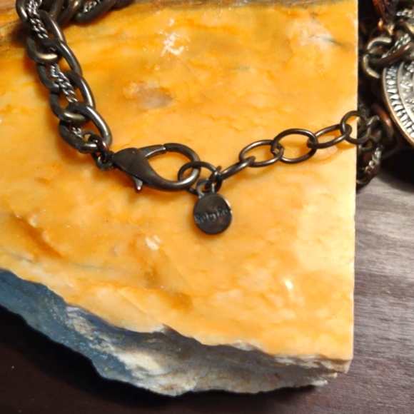 🚨🚨Ruby Rd Medallion Statement Necklace - Picture 6 of 6